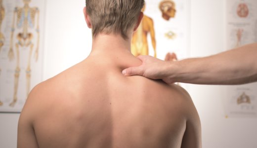 リモートワークでの辛い首の痛みと肩こりを予防・解消する具体的方法