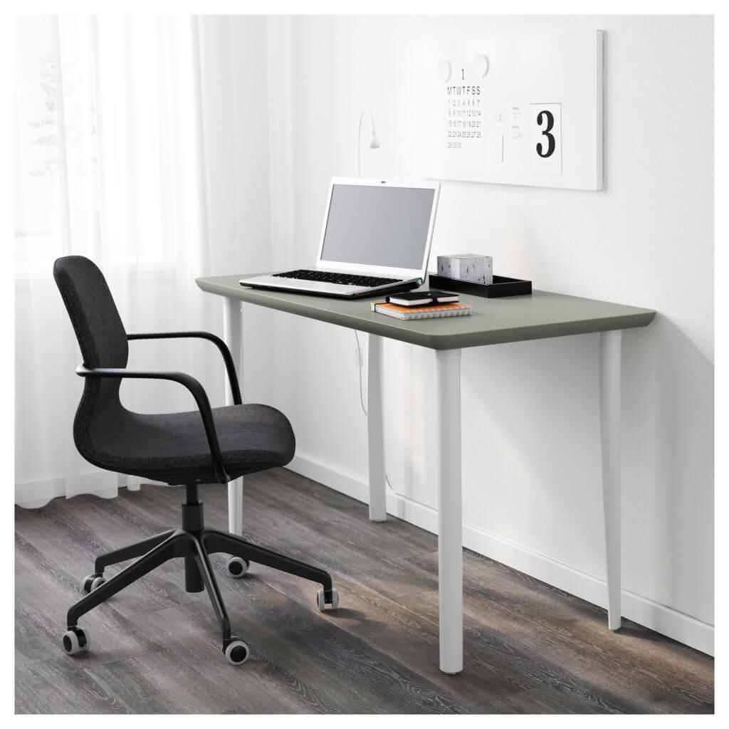 無印　木の家　部屋　デスク（机）　IKEA（イケア）　サンプル