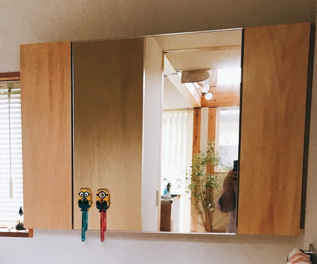 無印良品の家の洗面所の鏡