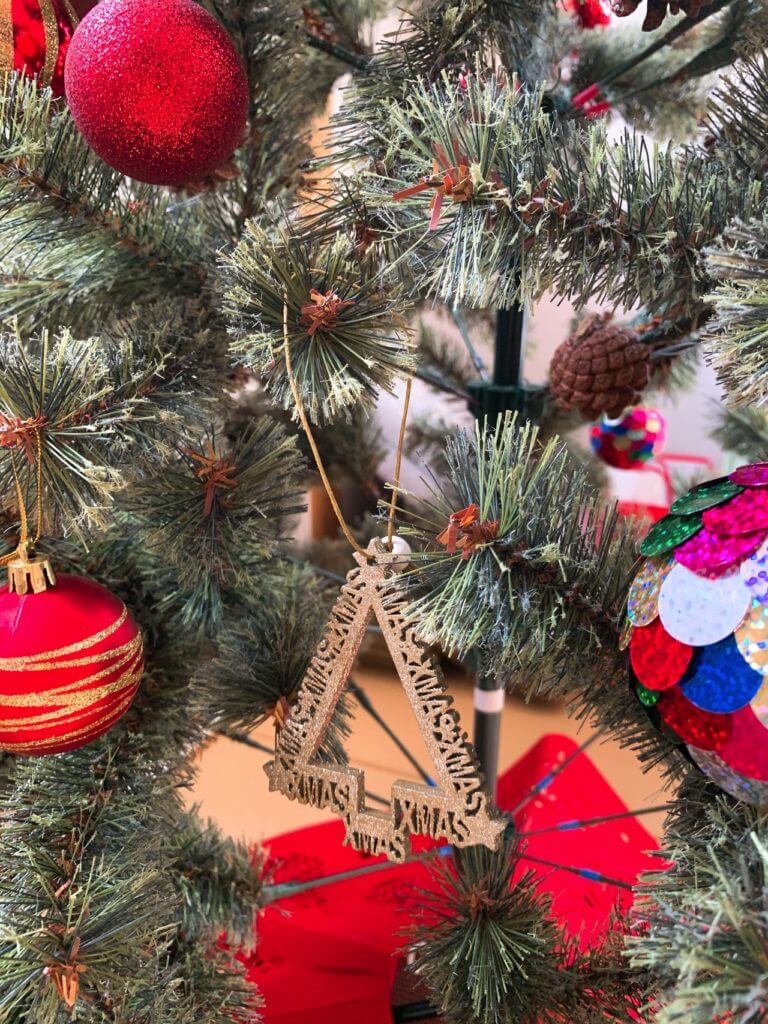 無印良品の木の家のクリスマスツリーの飾り