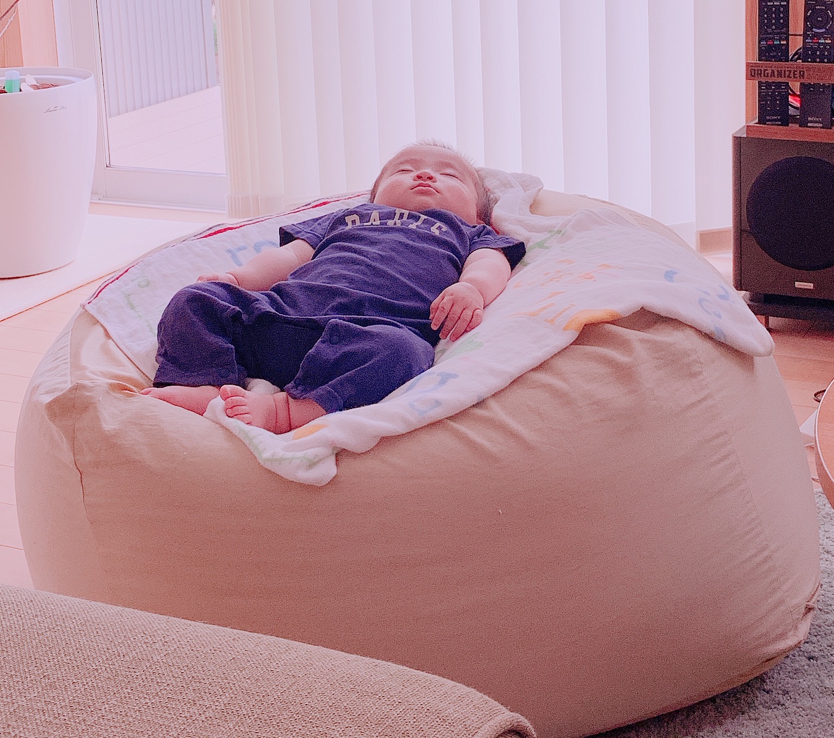 落ちない 赤ちゃんのリビングでのお昼寝に無印良品のソファを使っています 無印良品の家のブログ Annyの木の家