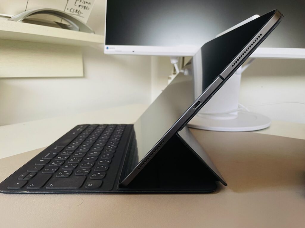 iPad proをパソコン代わりに使うために必要な機器：12.9インチiPad Pro（第5世代）用Smart Keyboard Folio